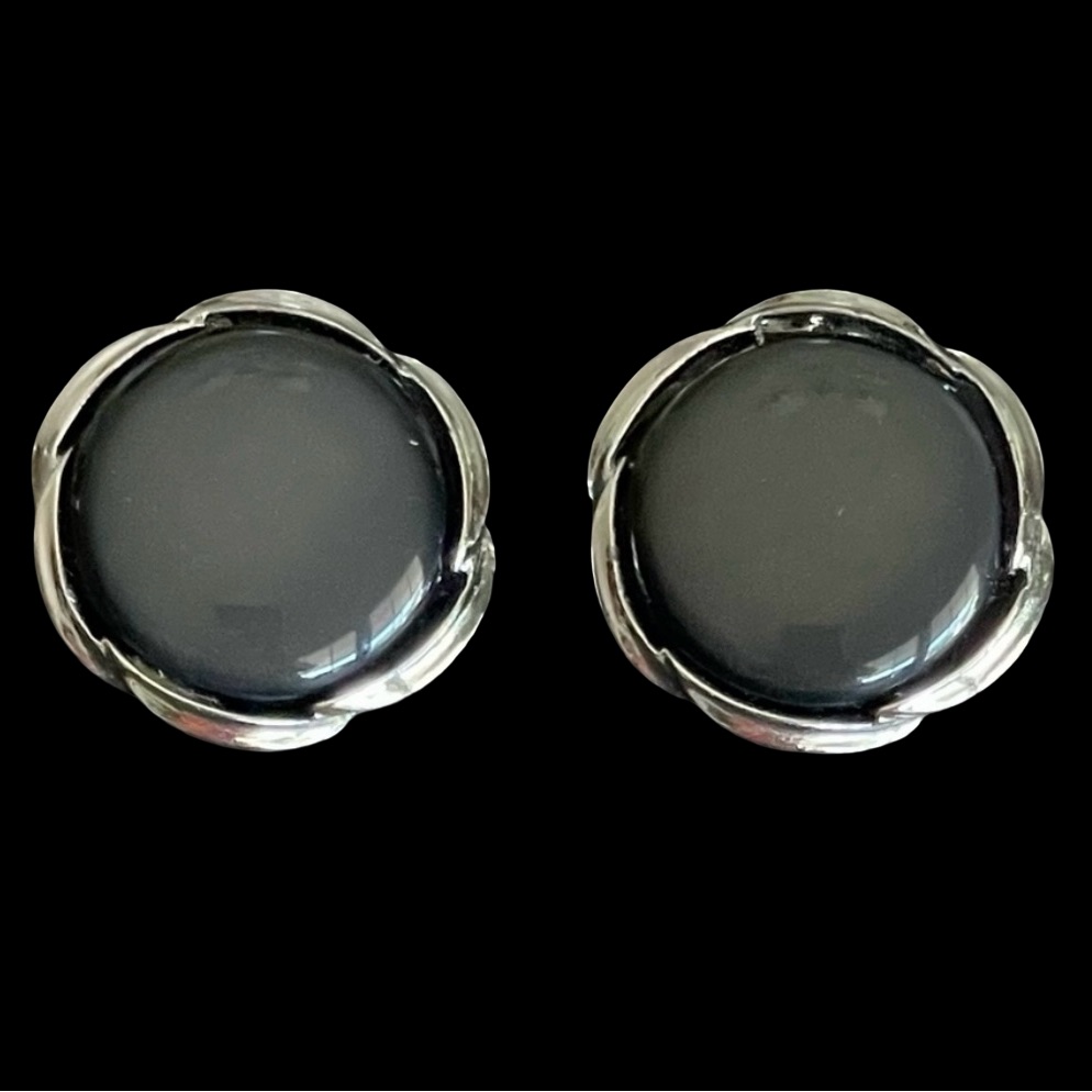 Vintage Signed Lisner Gray Thermoset And Silver Tone Clip Ons Earrings